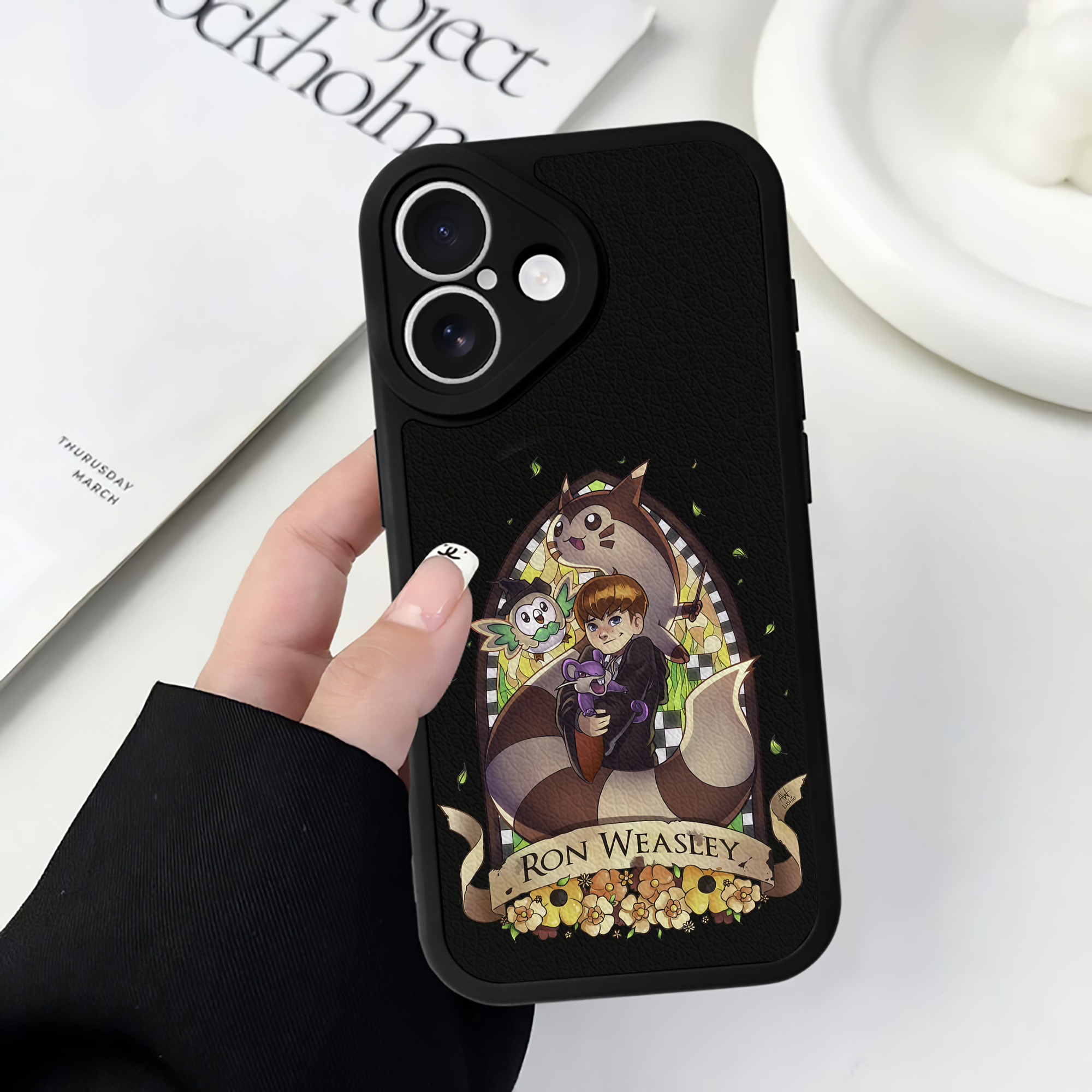 （画像用） Harry Potter ハリー・ポッターシリーズ 【iPhone 16シリーズ対応】シリコンスマホケース（レザー調） 材質：シリコン